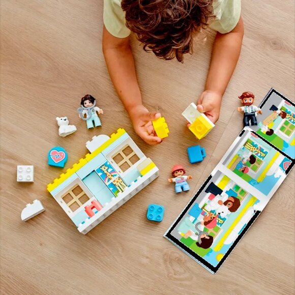 Lego Duplo Doctor Visit 10968 - Large Bricks Building Set Brand New - Picture 3 of 16